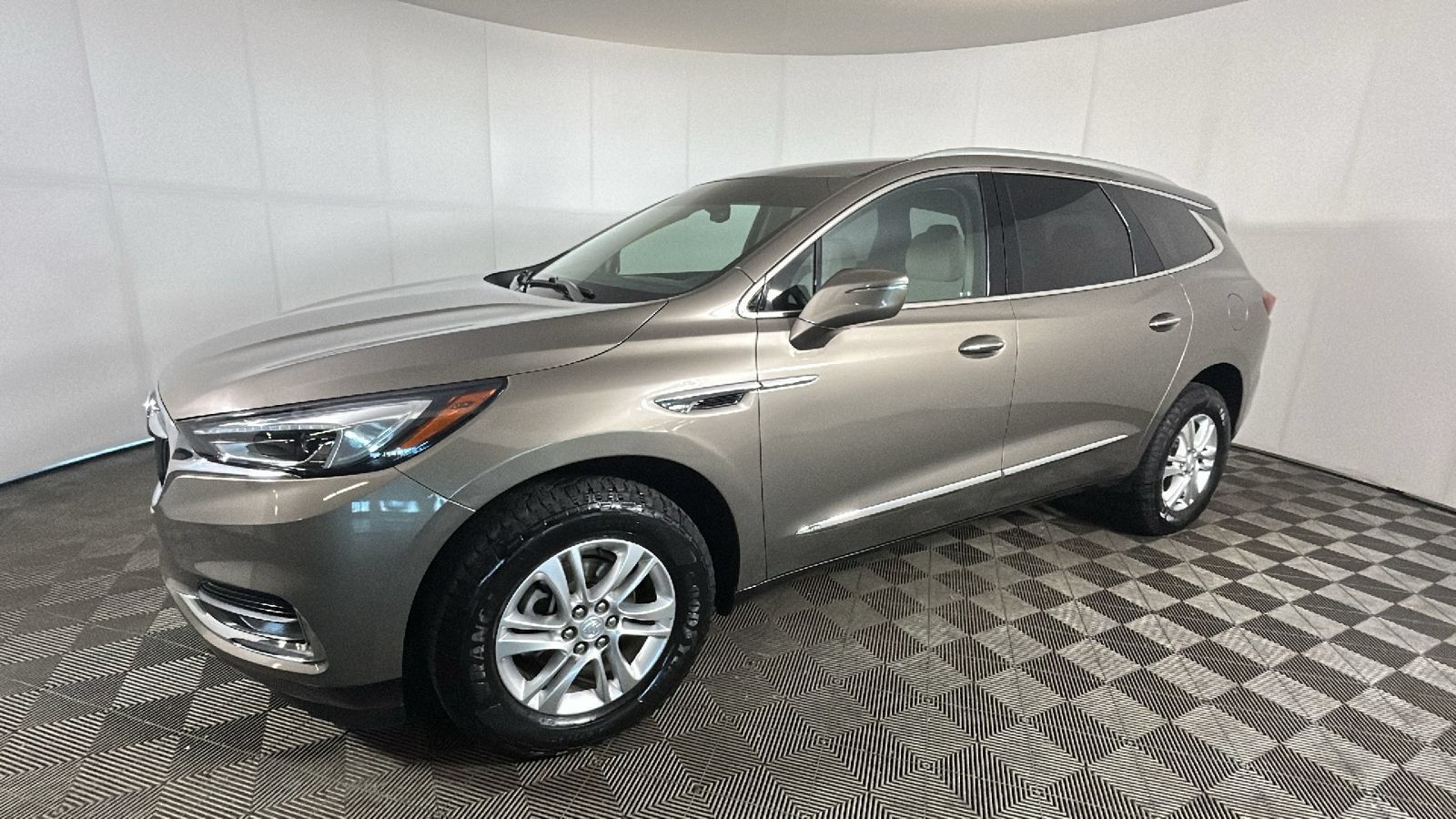 Used 2020 Buick Enclave Essence w/ LPO, Floor Liner Package FWD image 8