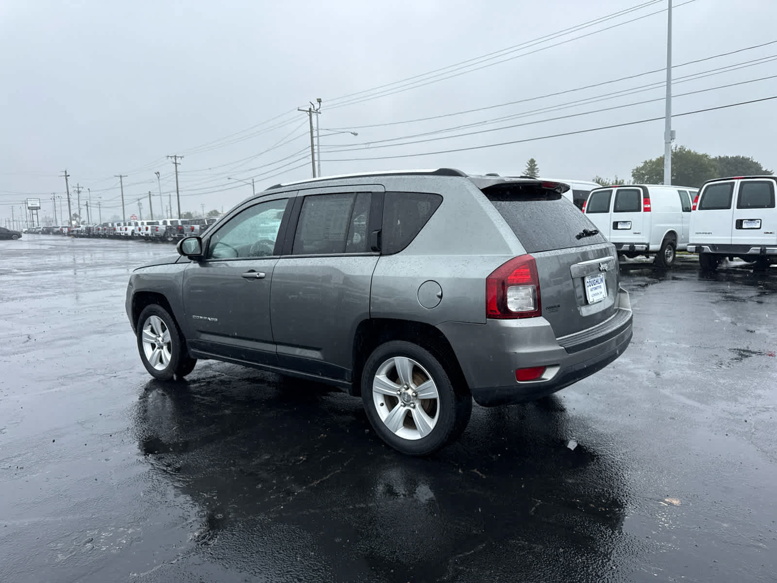 Used 2014 Jeep Compass Latitude FWD image 3