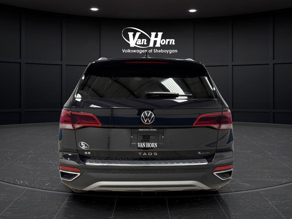 Used 2024 Volkswagen Taos SE image 12