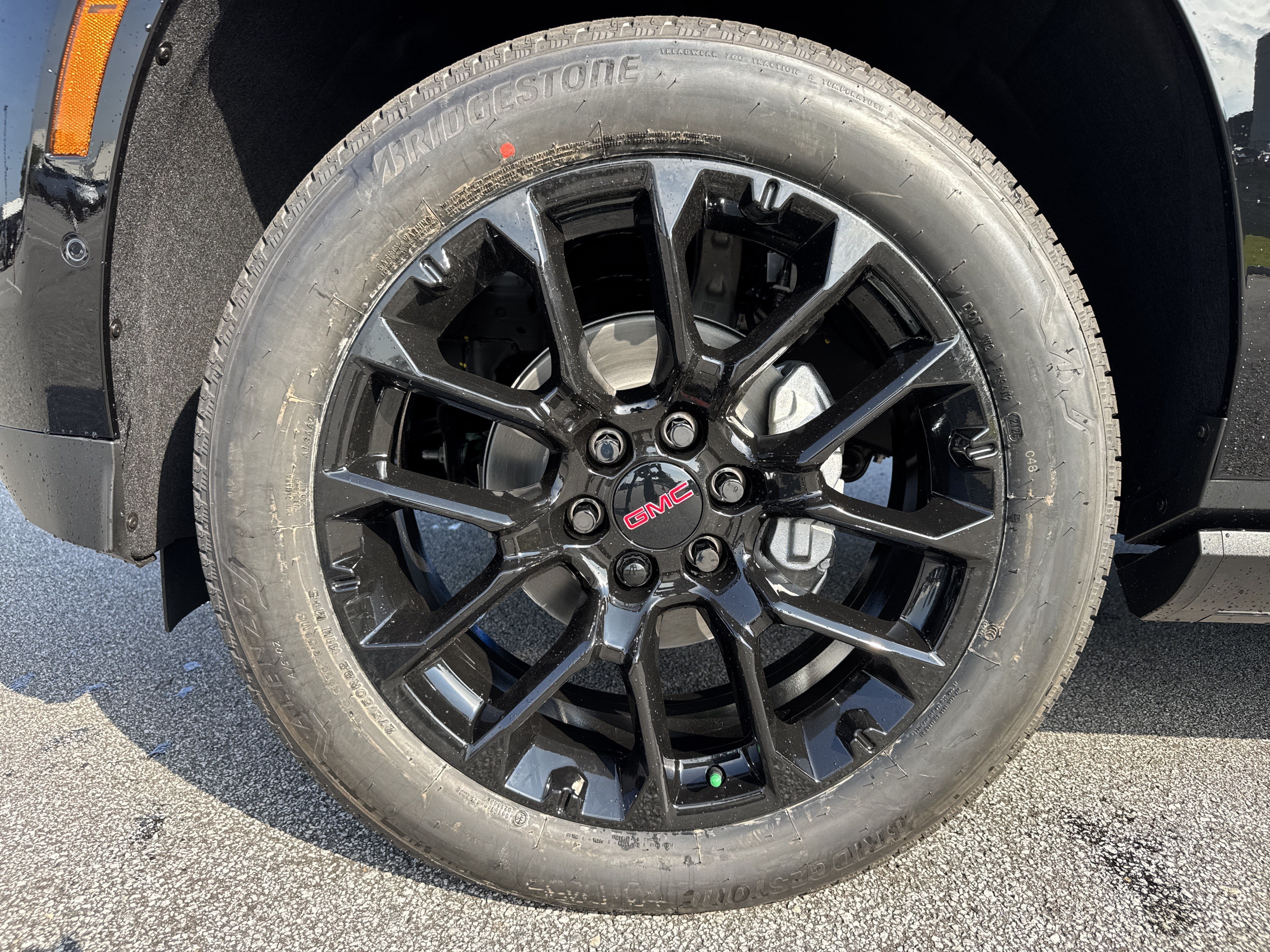 New 2026 GMC Yukon XL Denali w/ Sun & Power Step Package AWD/4WD image 13