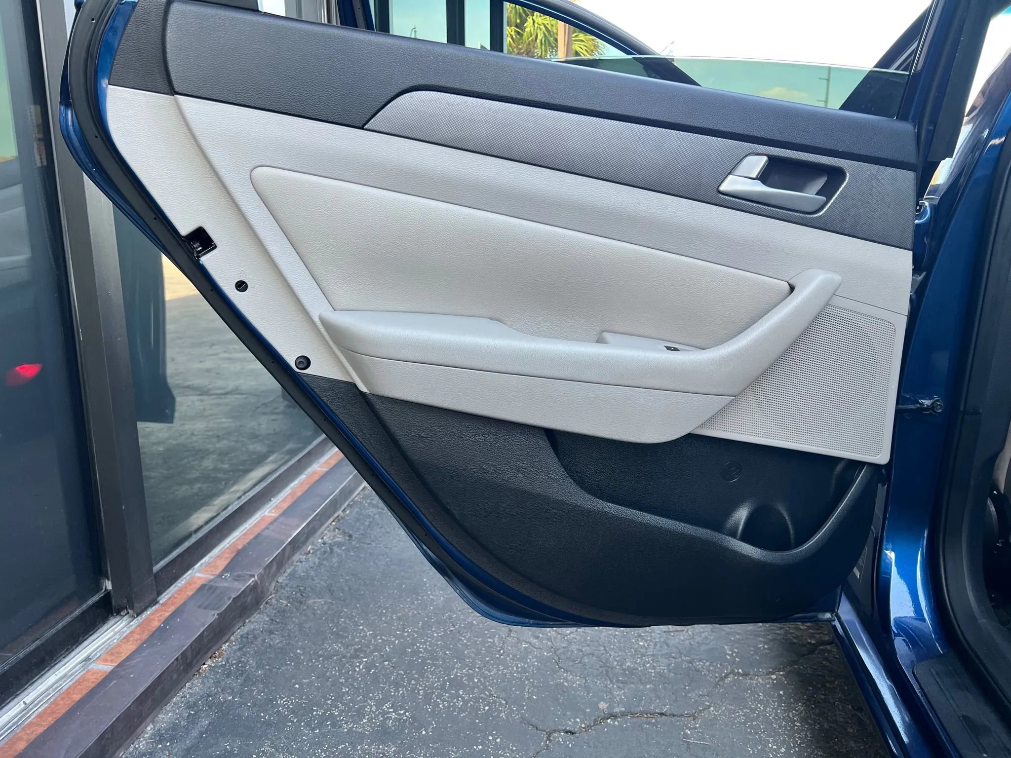 Used 2015 Hyundai Sonata SE w/ Option Group 09 FWD image 21