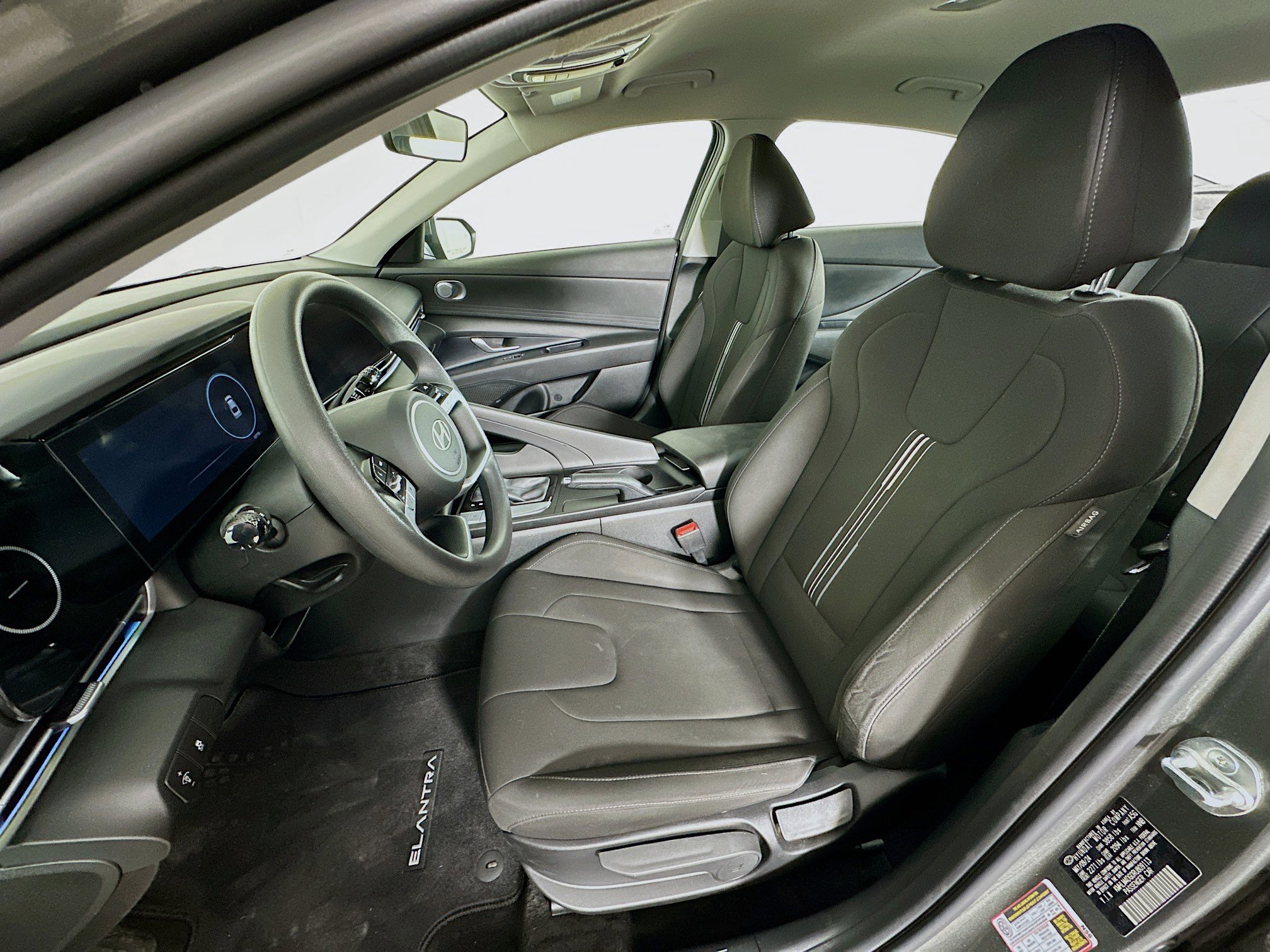 Used 2024 Hyundai Elantra SEL image 13