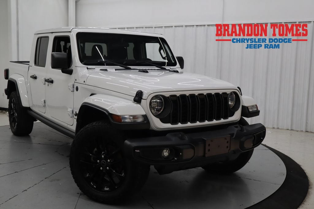 Used 2024 Jeep Gladiator Sport AWD/4WD image 1