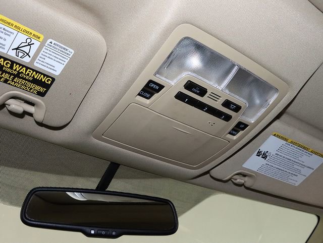 Used 2015 Toyota Highlander Limited image 25