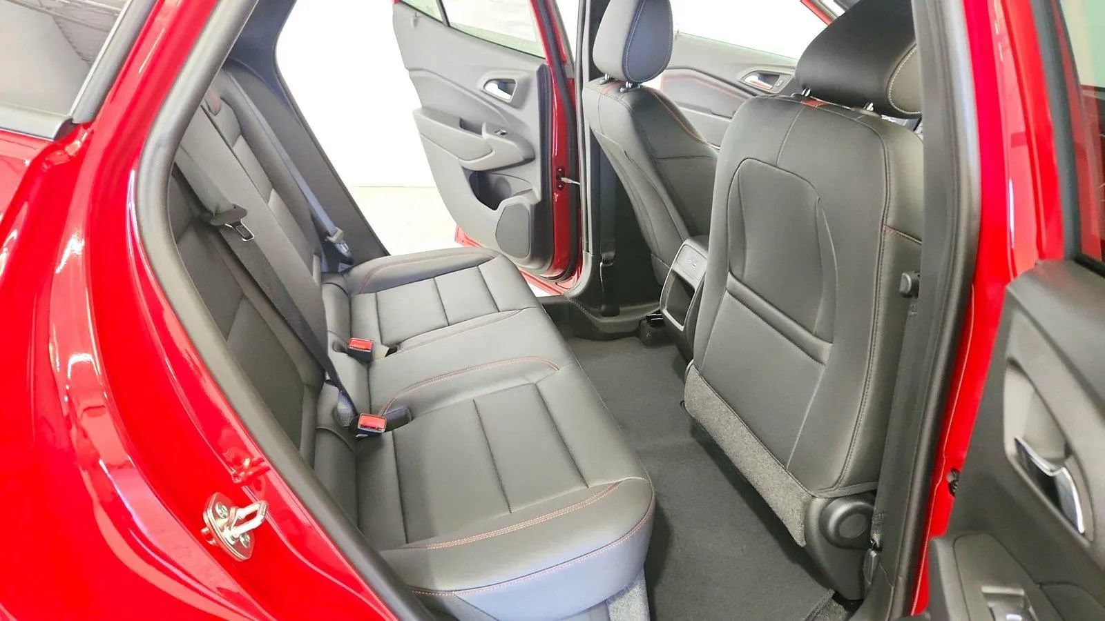 New 2026 Chevrolet Trax RS w/ Driver Confidence Package FWD image 27