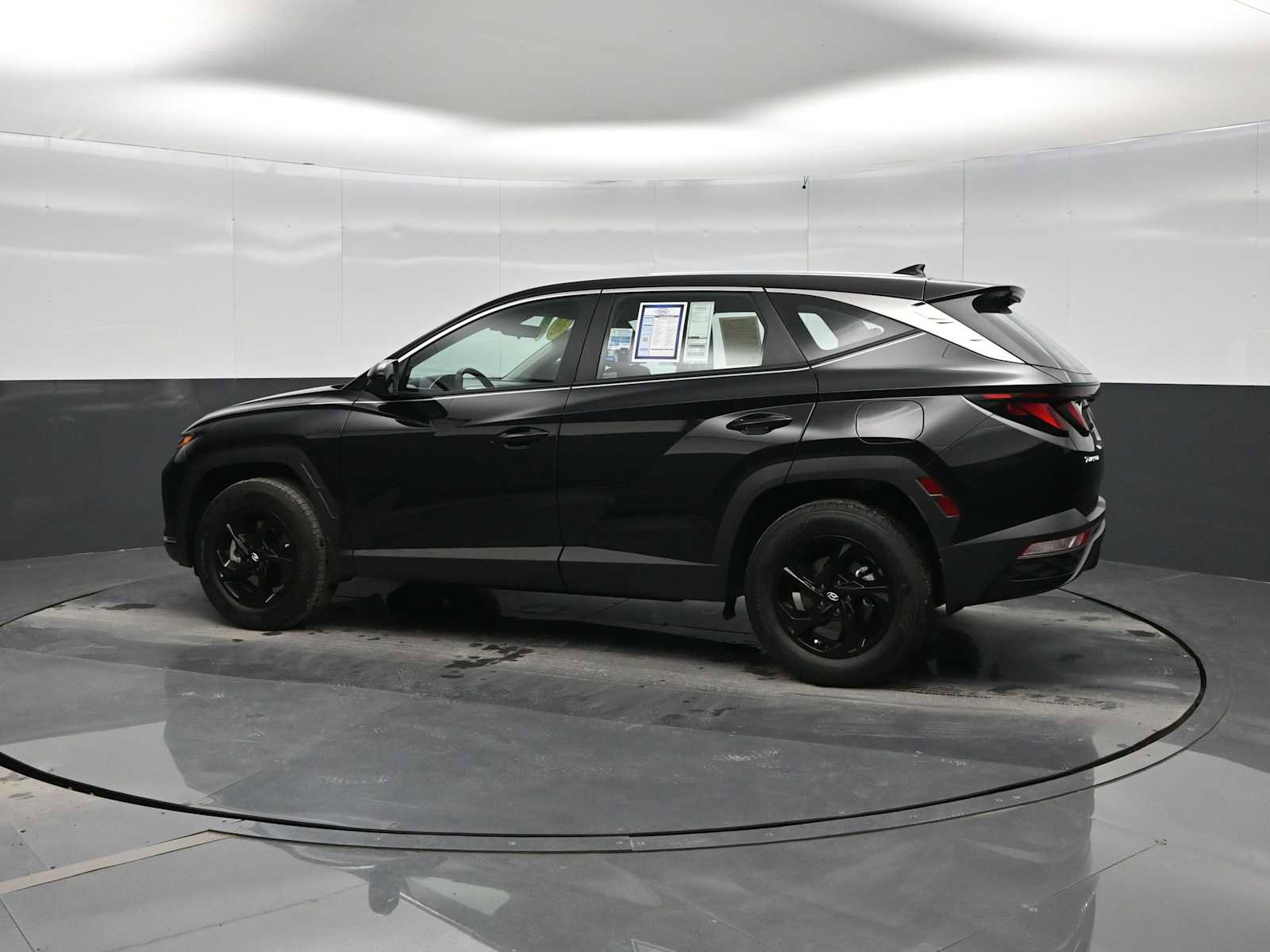 Used 2023 Hyundai Tucson SE AWD/4WD image 5