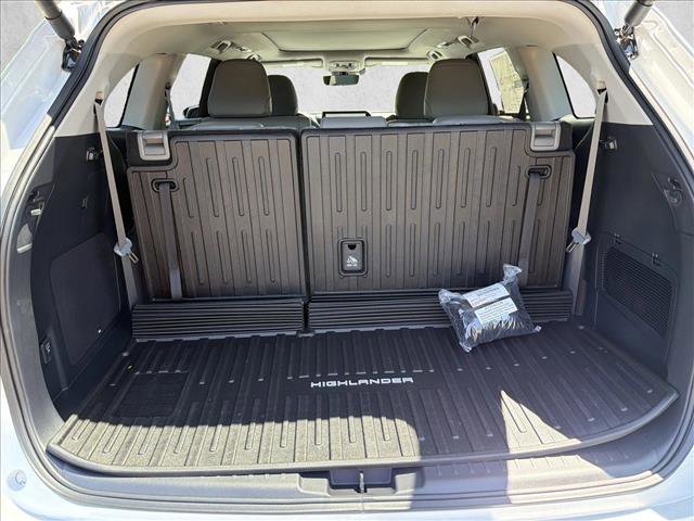 New 2026 Toyota Highlander Platinum AWD/4WD image 24