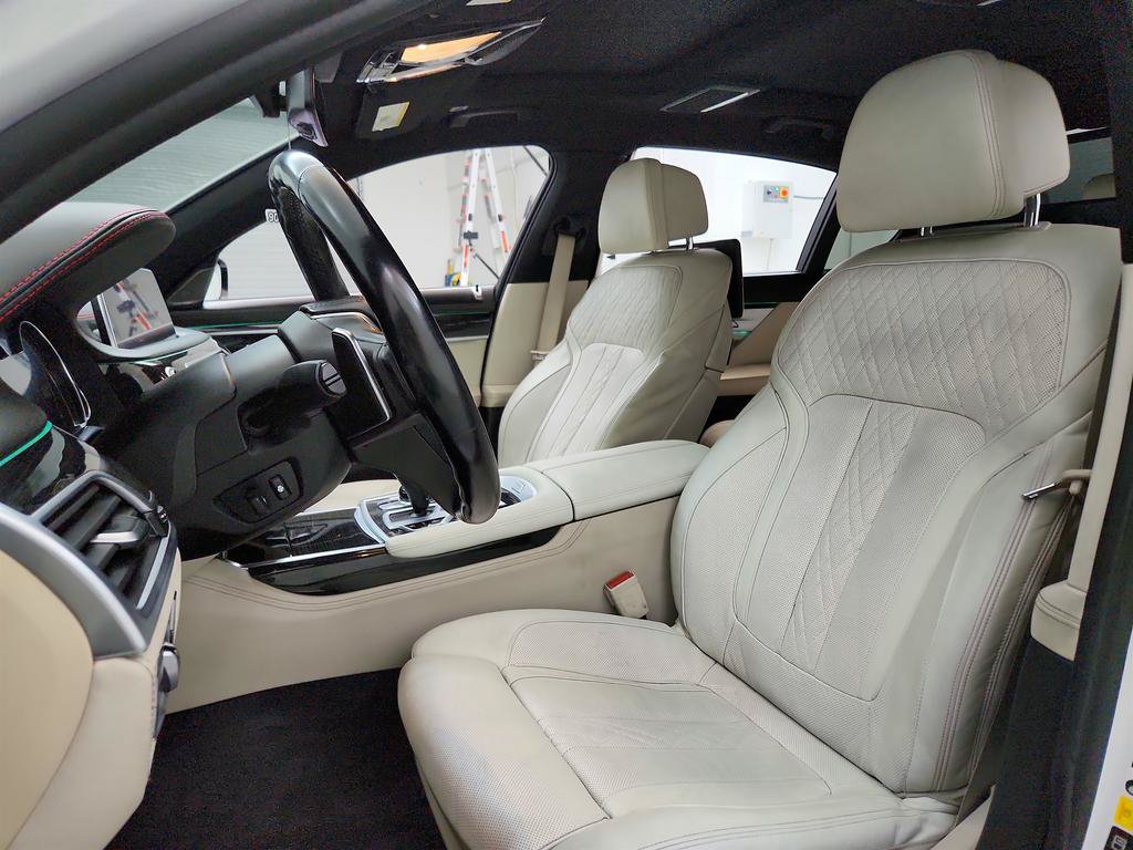 Used 2017 BMW 750i xDrive AWD/4WD image 13