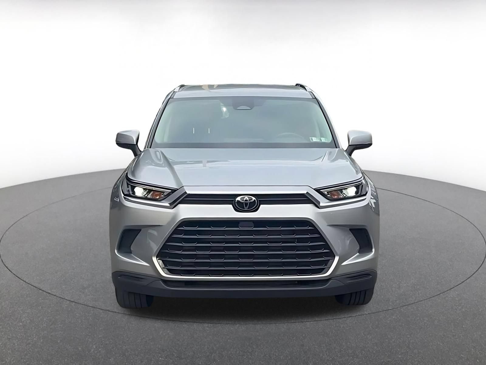 Used 2025 Toyota Grand Highlander FWD image 4