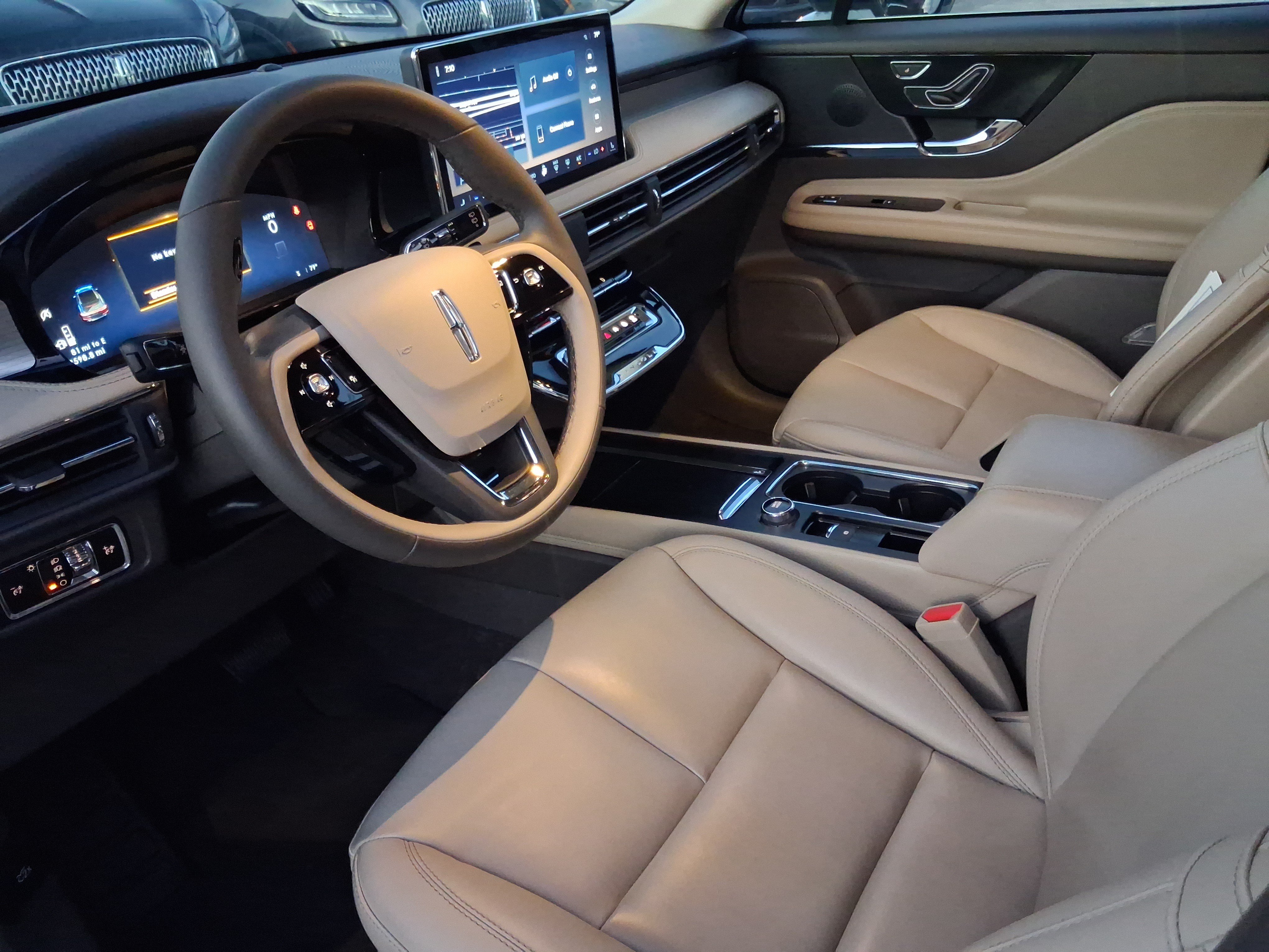 Certified 2024 Lincoln Corsair FWD image 11