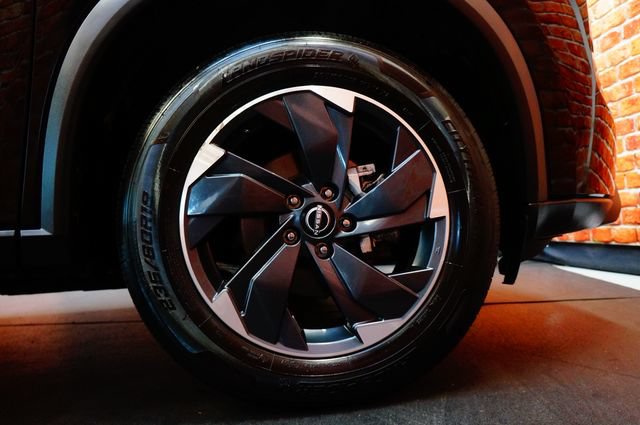 Certified 2024 Nissan Rogue SV AWD/4WD image 78