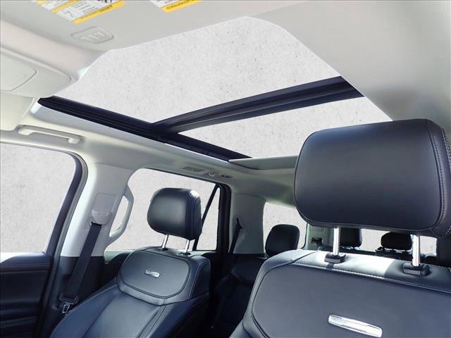 Used 2025 Ford Expedition Platinum image 15