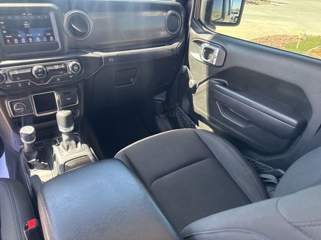 Certified 2022 Jeep Gladiator Sport AWD/4WD image 17