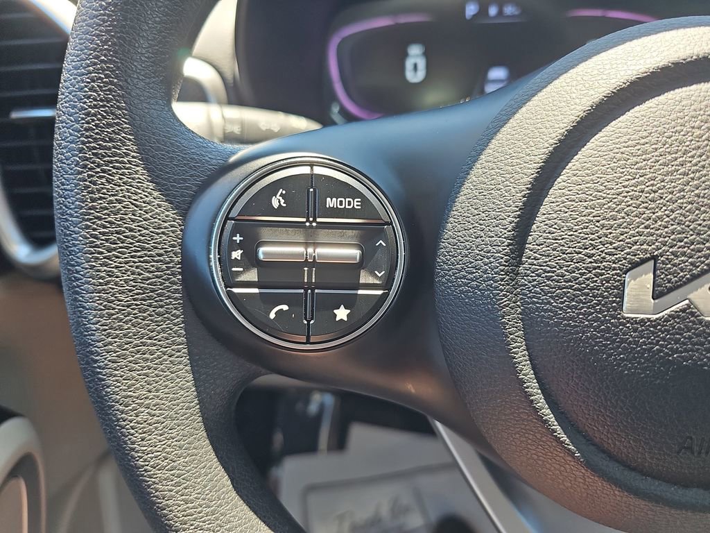 Used 2024 Kia Soul LX FWD image 17