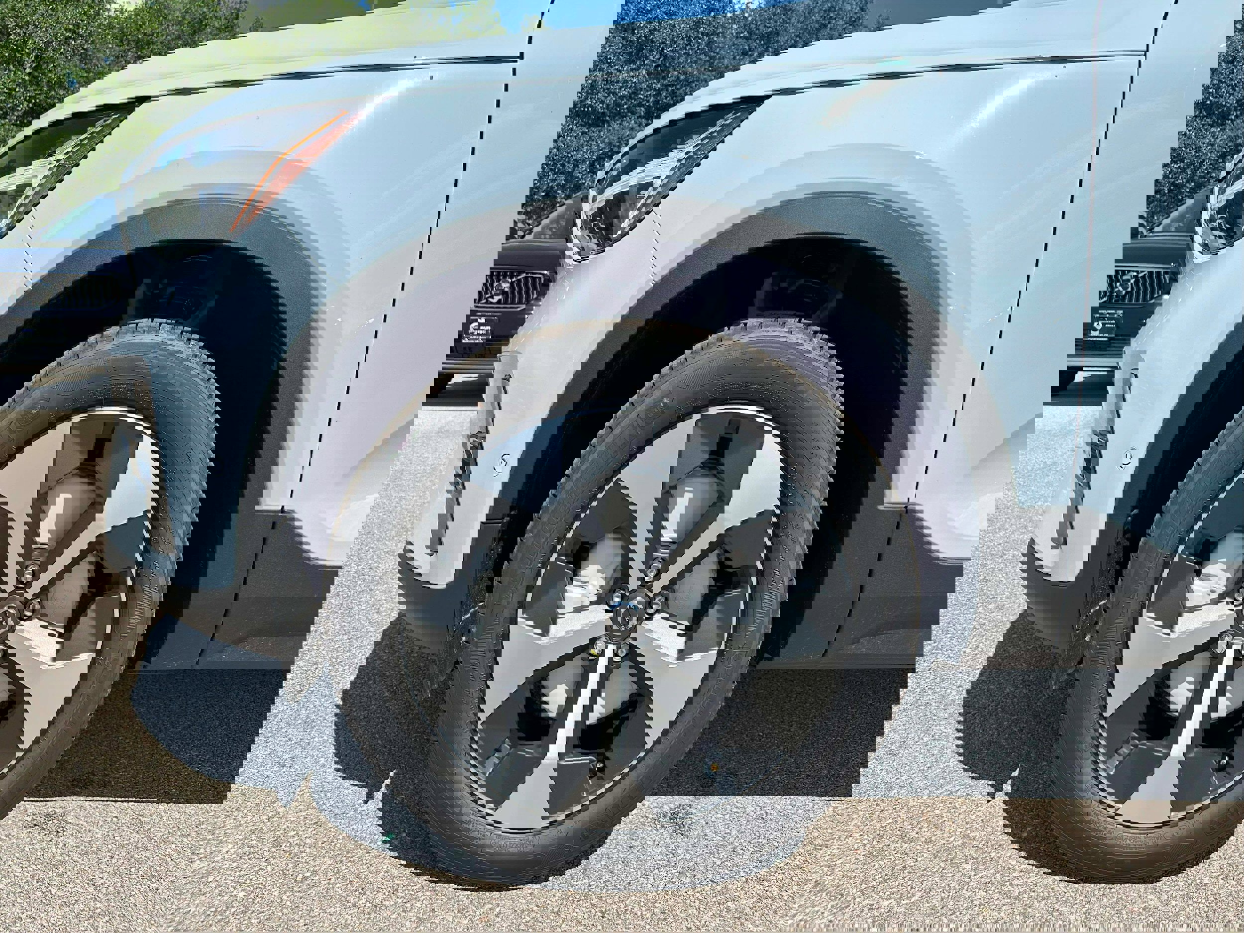 New 2026 Volvo XC40 B5 Plus w/ Protection Package Premier image 6