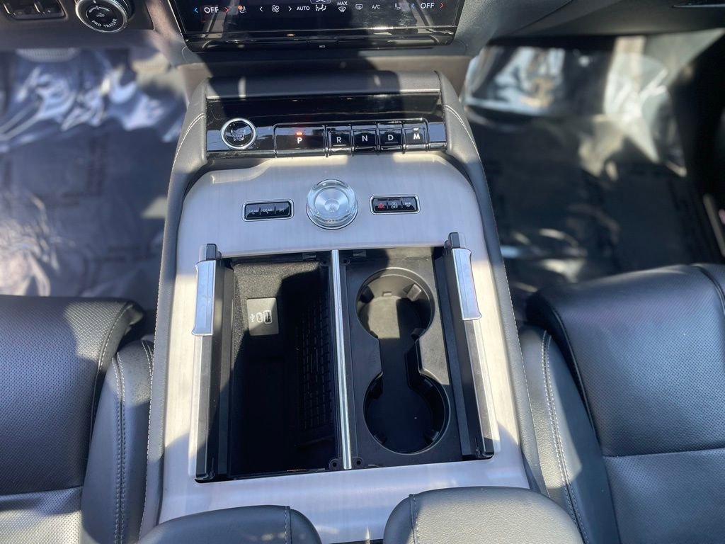 Used 2025 Lincoln Navigator Reserve w/ Jet Appearance Package AWD/4WD image 18