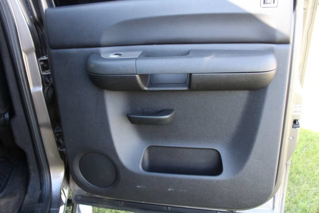 Used 2011 Chevrolet Silverado 2500 LT w/ Interior Plus Package AWD/4WD image 25