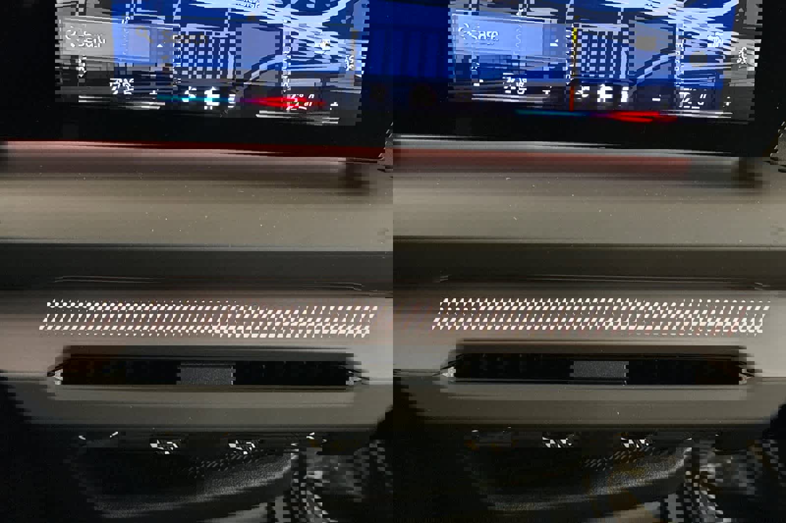 Used 2025 BMW 228i xDrive w/ Premium Package image 20