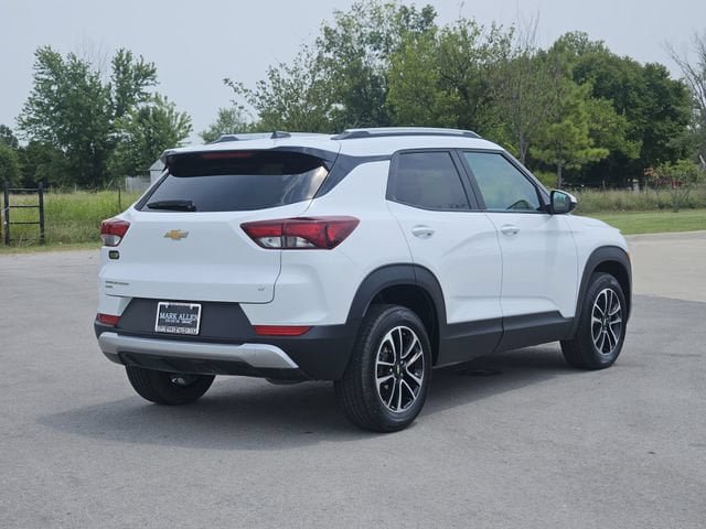 Used 2025 Chevrolet TrailBlazer LT AWD/4WD image 7