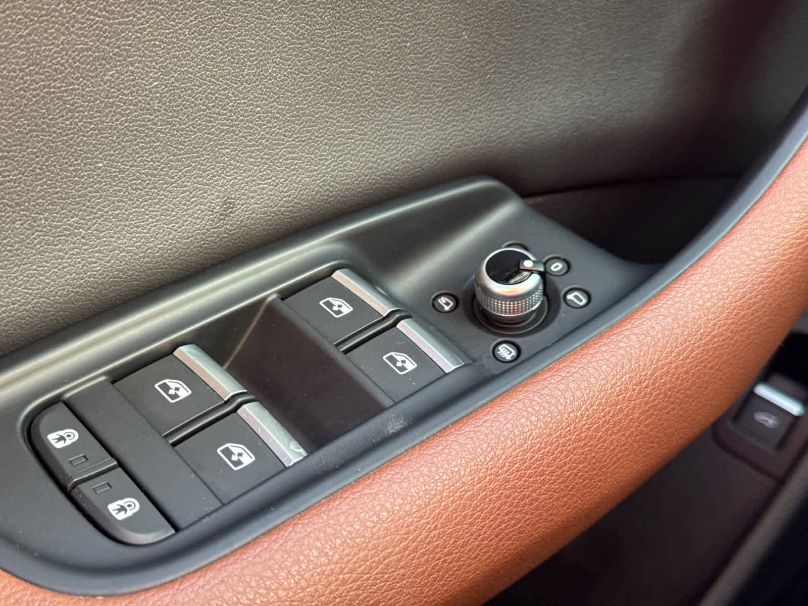 Used 2022 Audi Q7 Premium Plus image 25