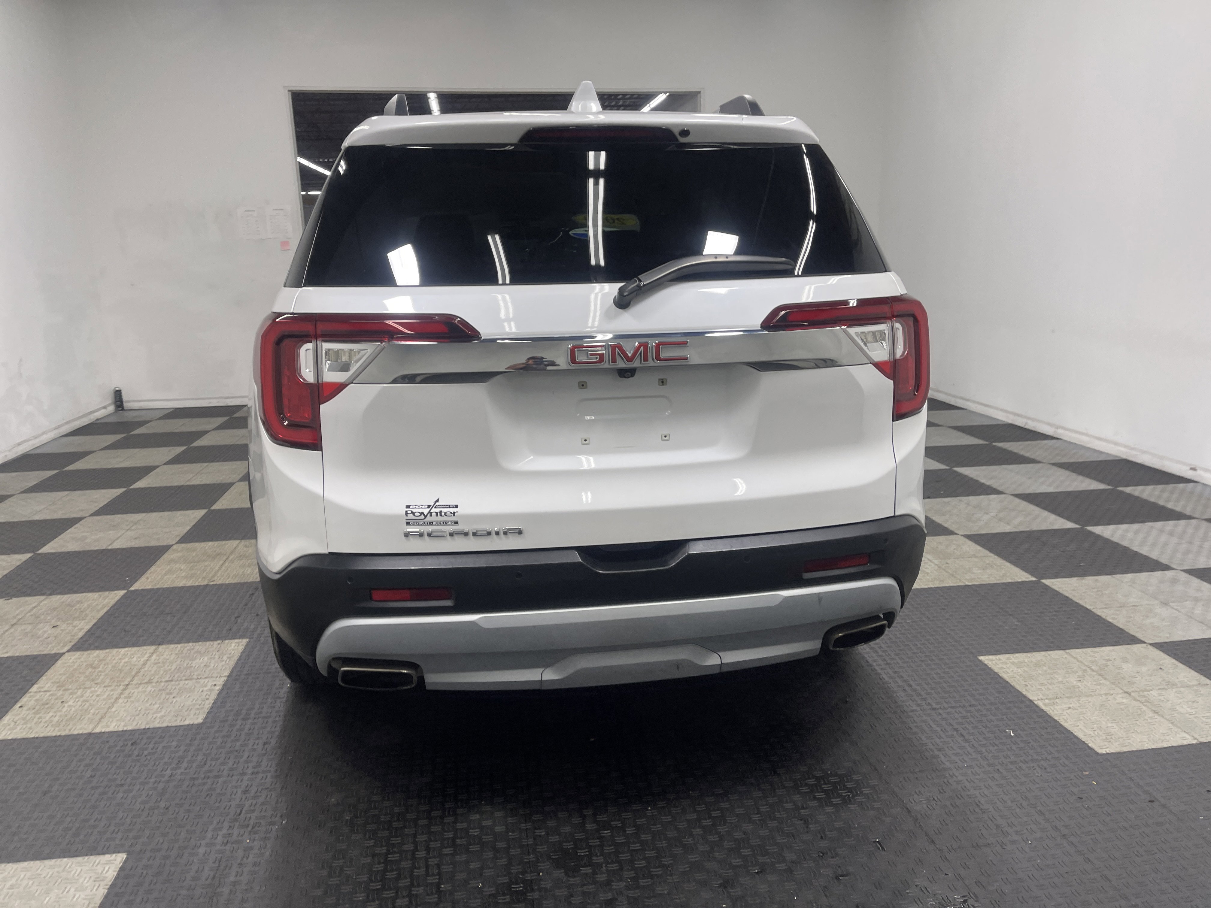 Used 2020 GMC Acadia SLT w/ LPO, Floor Liner Package image 3