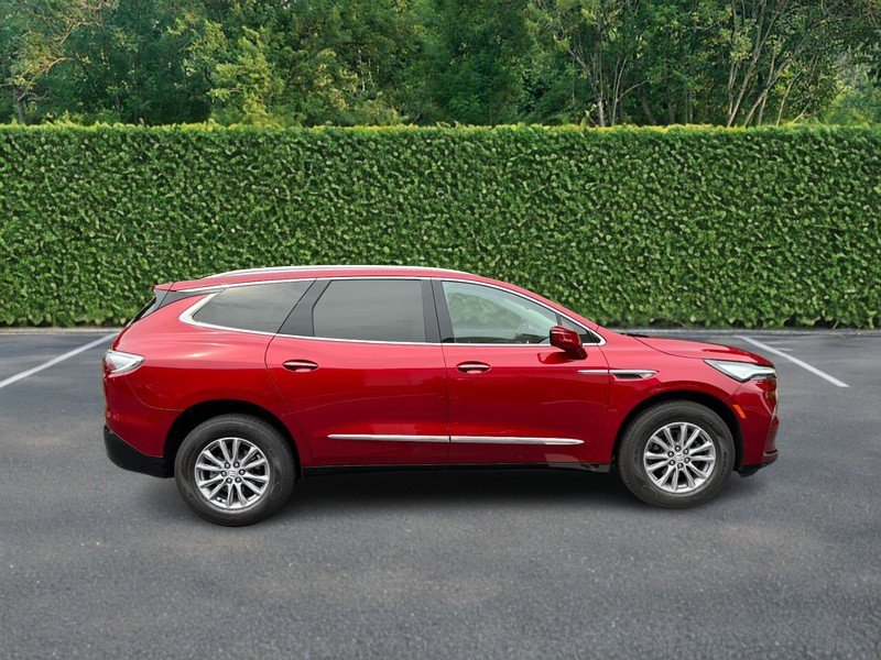 Used 2024 Buick Enclave Essence w/ Technology Package image 2
