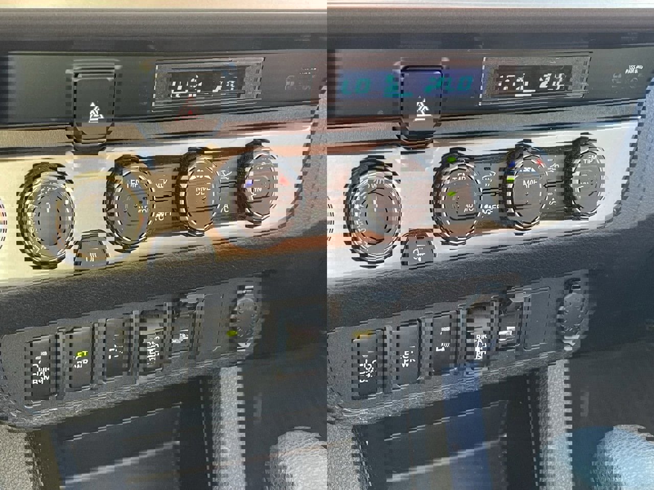 Used 2023 Toyota Tacoma SR5 image 6