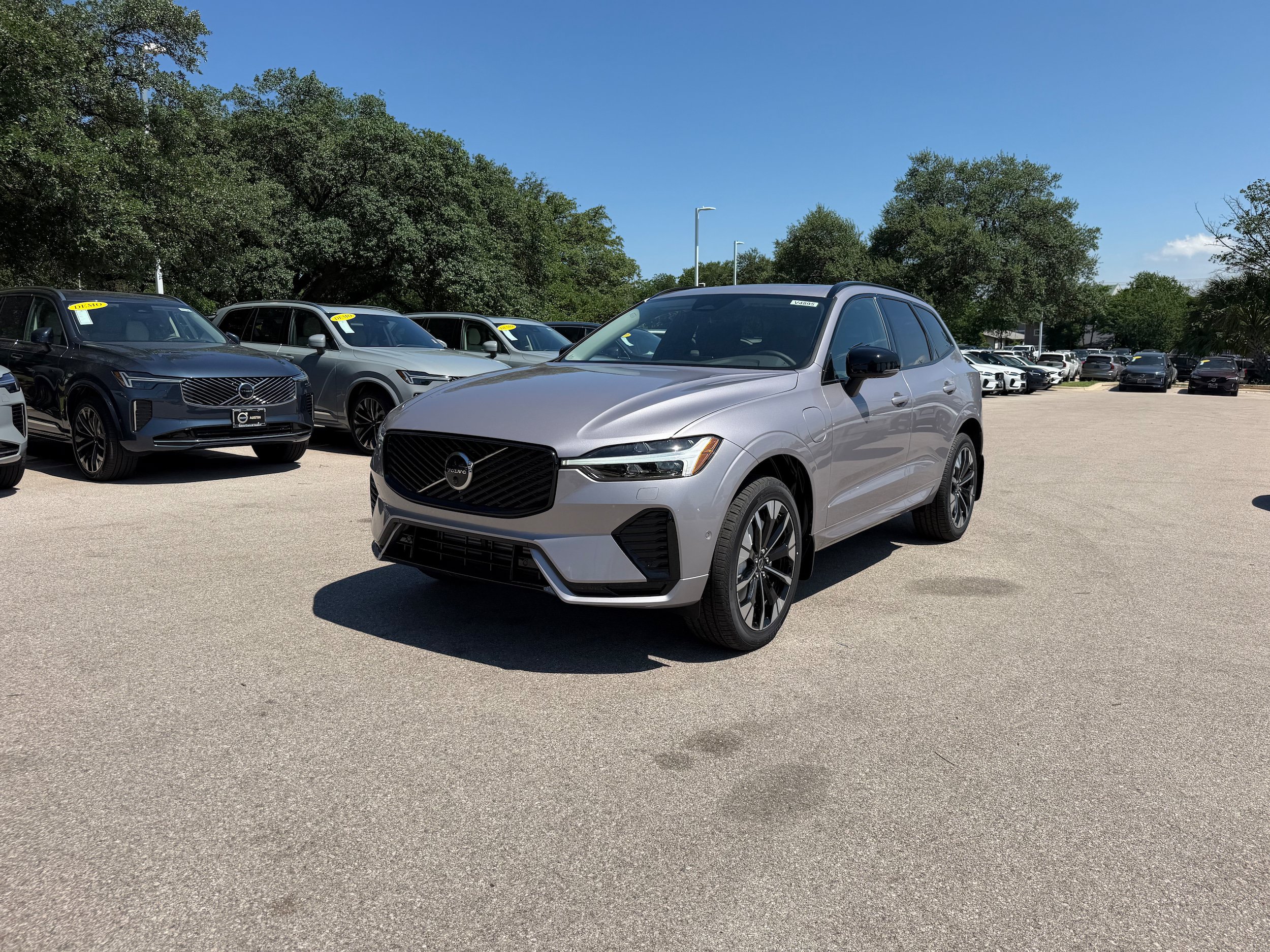 New 2026 Volvo XC60 T8 Plus w/ Protection Package Premier AWD/4WD image 2