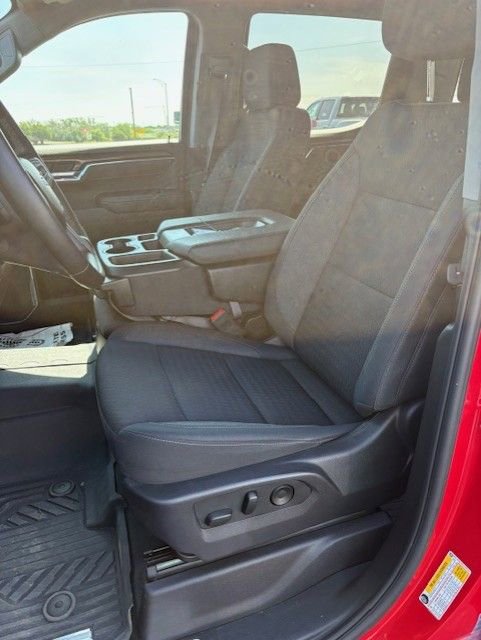 Used 2025 Chevrolet Silverado 1500 LT AWD/4WD image 9