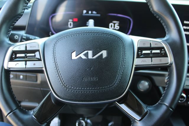 Used 2024 Kia Telluride LX FWD image 16
