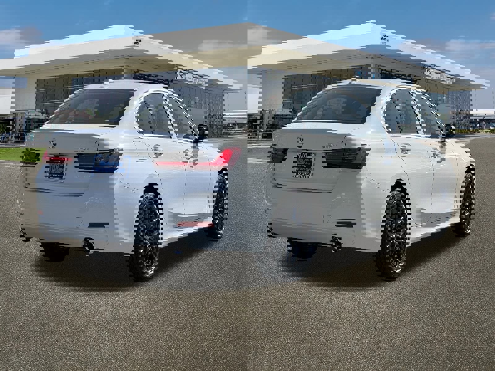 New 2026 BMW 330i Sedan w/ Driving Assistance Package image 10