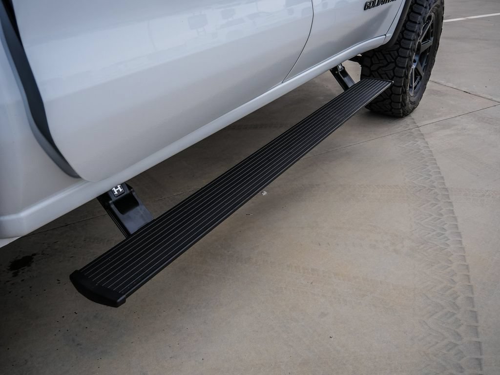 New 2026 Chevrolet Silverado 1500 ZR2 w/ Dark Appearance Package AWD/4WD image 19