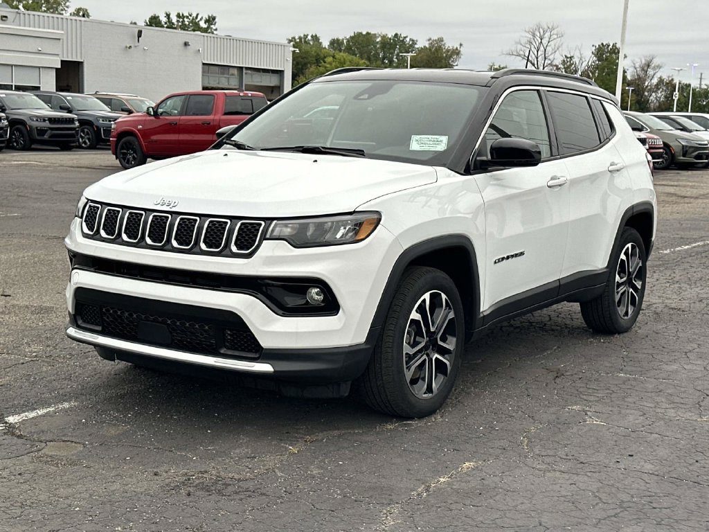Used 2024 Jeep Compass Limited AWD/4WD image 7