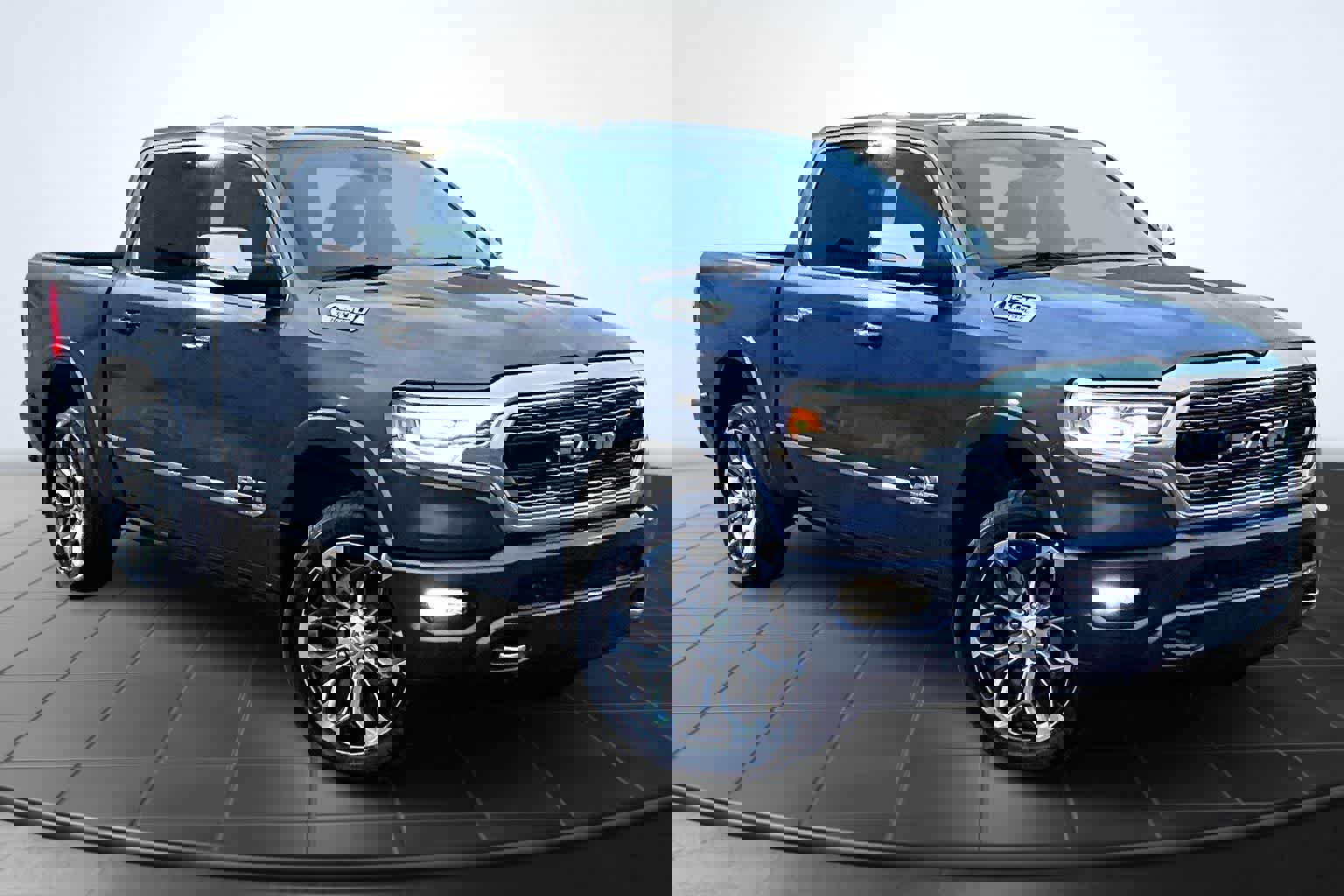 Used 2022 RAM 1500 Limited w/ Body-Colour Bumper Group image 22