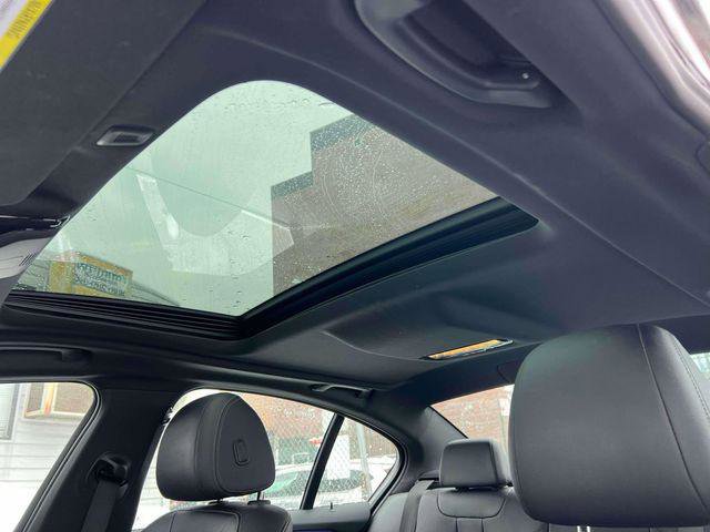 Used 2022 BMW 530i xDrive w/ Convenience Package image 19