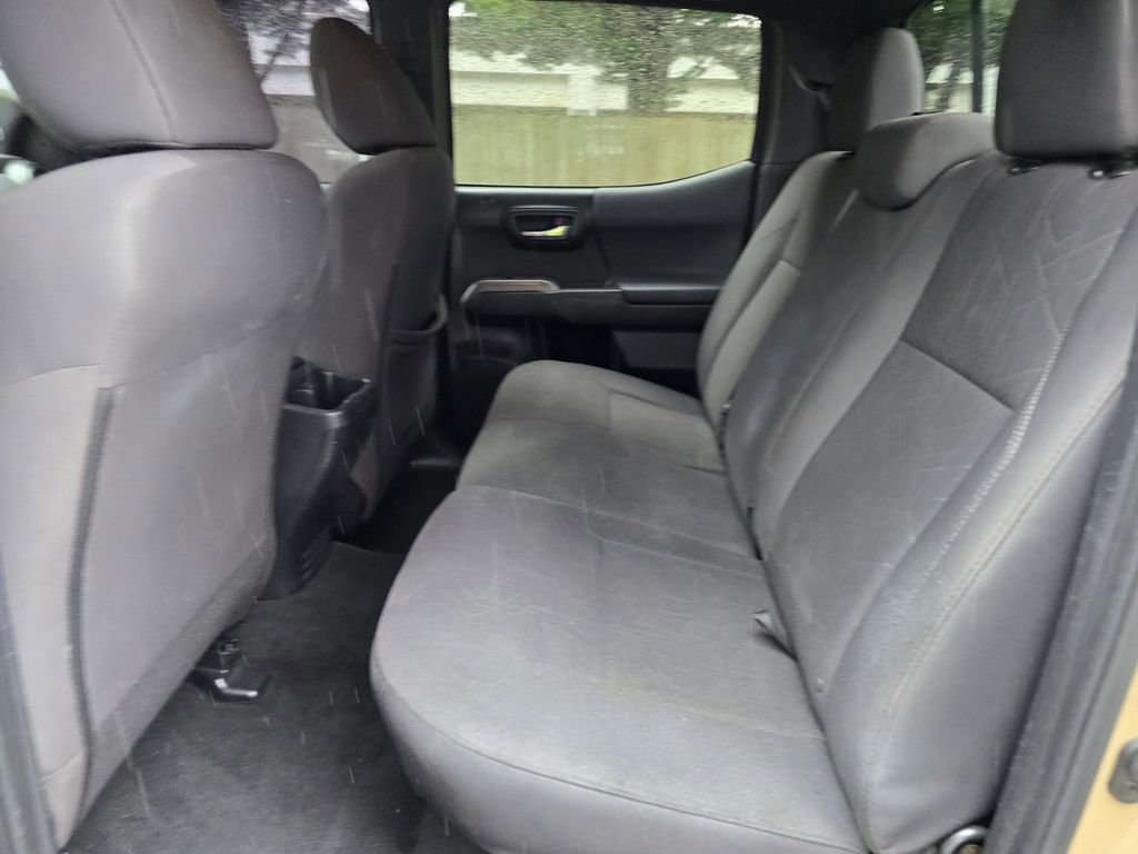Used 2017 Toyota Tacoma TRD Off-Road AWD/4WD image 22