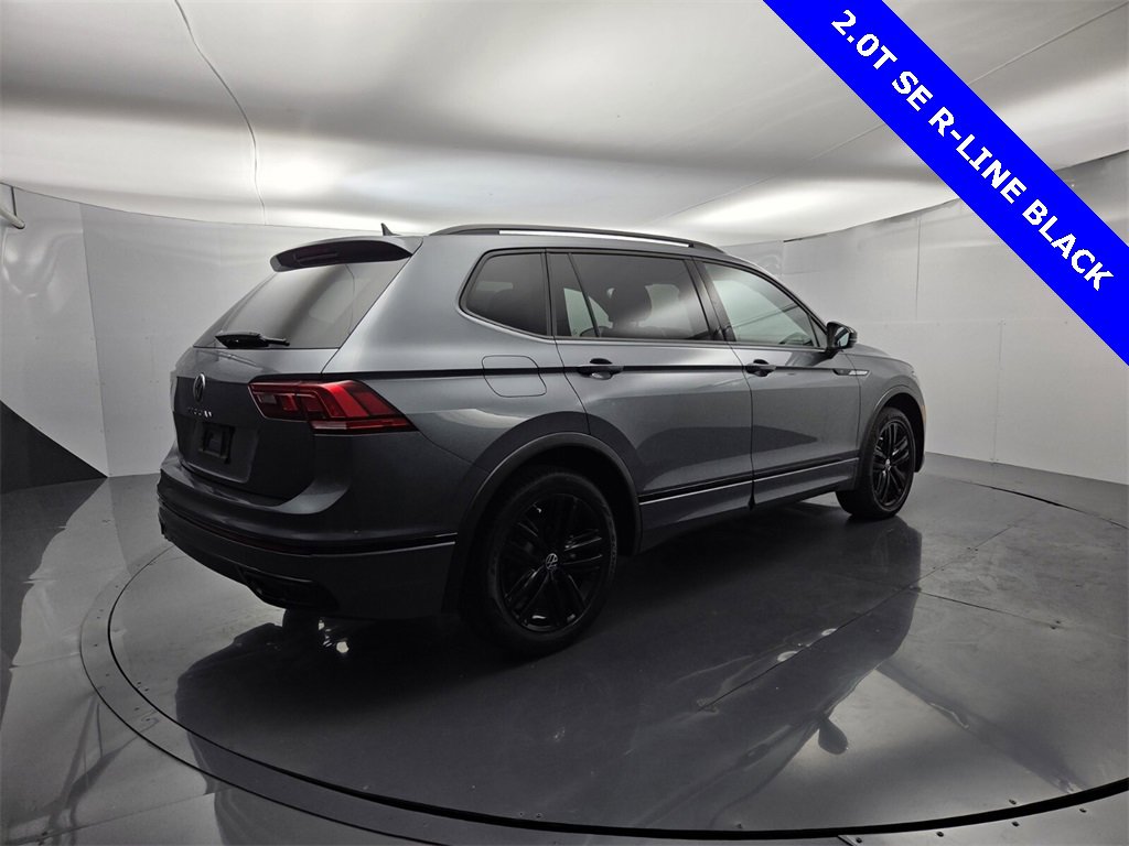 Used 2022 Volkswagen Tiguan SE R-Line image 12