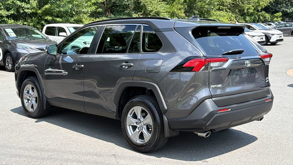 Used 2025 Toyota RAV4 XLE AWD/4WD image 3
