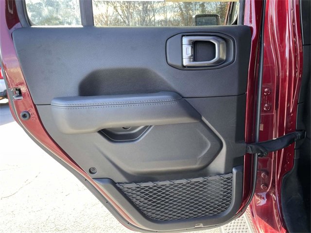 Used 2021 Jeep Wrangler Unlimited Sahara image 16