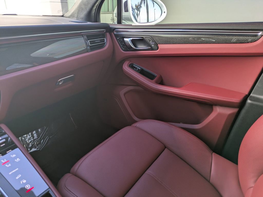 Used 2025 Porsche Macan GTS AWD/4WD image 16