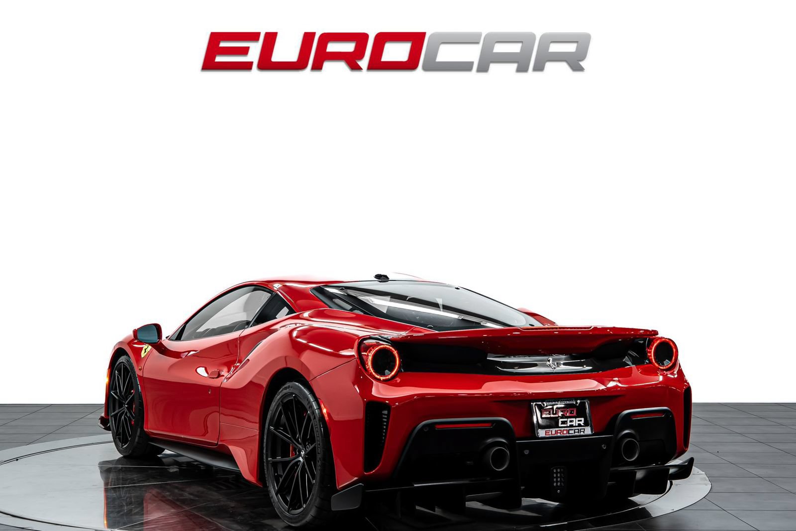 Used 2019 Ferrari 488 Pista Coupe RWD image 3