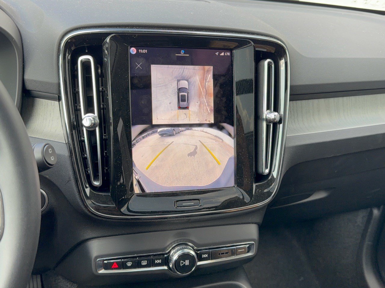 Certified 2026 Volvo XC40 B5 Plus w/ Protection Package Premier AWD/4WD image 22