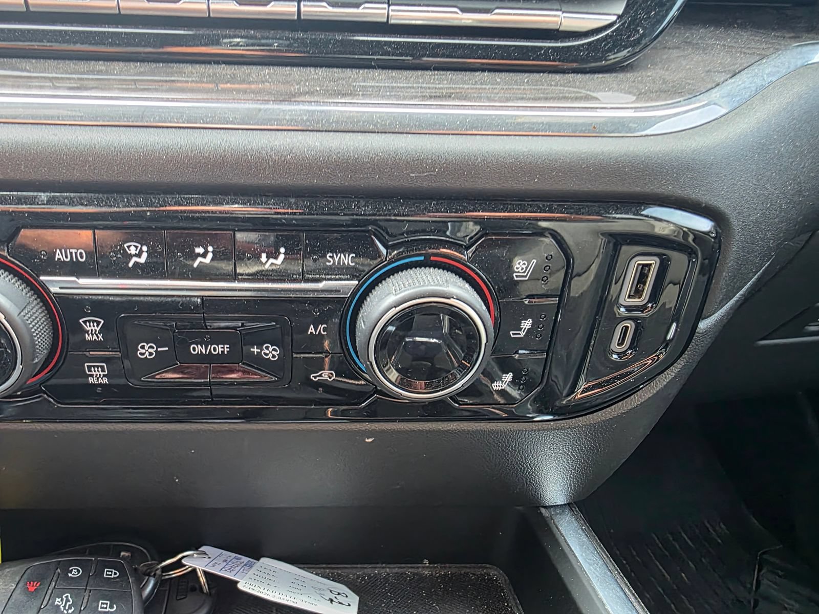 Used 2023 Chevrolet Silverado 1500 LTZ AWD/4WD image 18