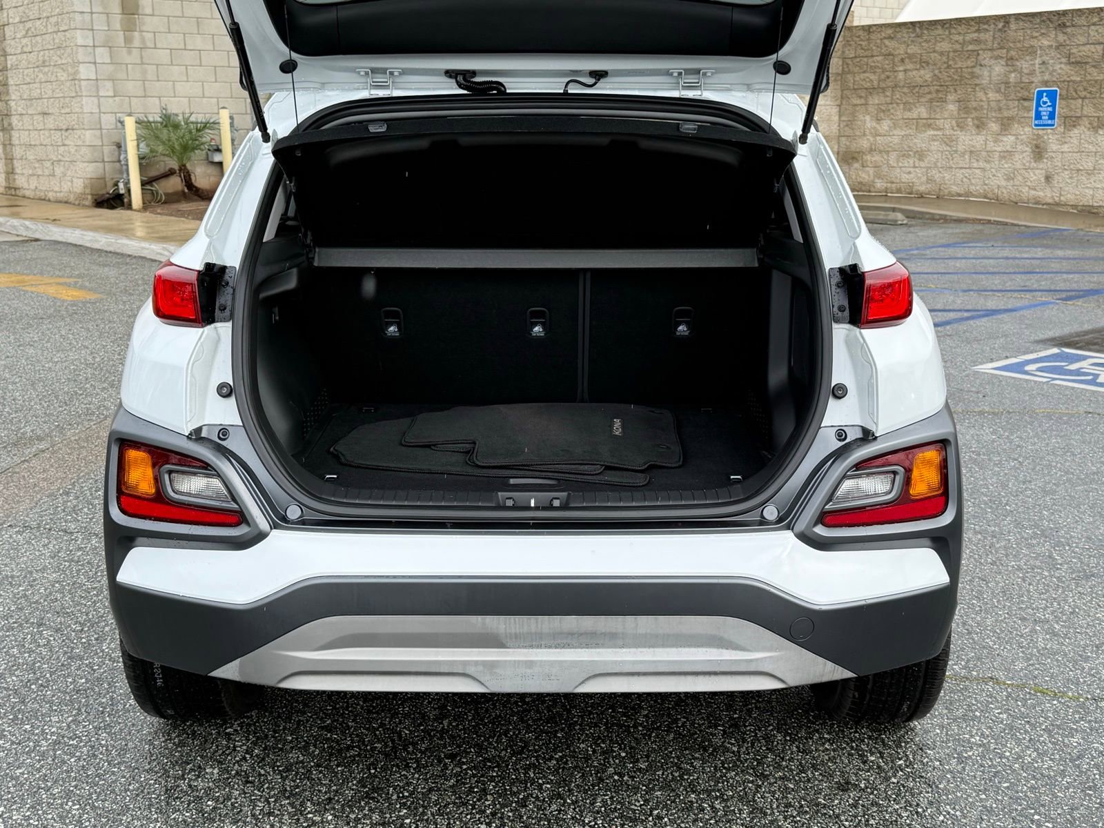 Used 2020 Hyundai Kona Limited image 16