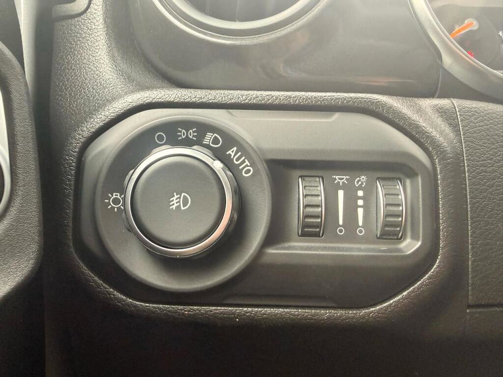 Used 2022 Jeep Wrangler Unlimited Sport AWD/4WD image 21