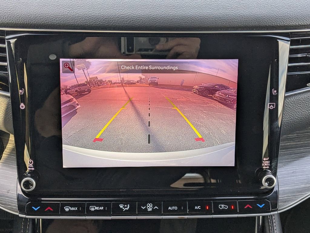 Used 2024 Jeep Wagoneer Series III image 32