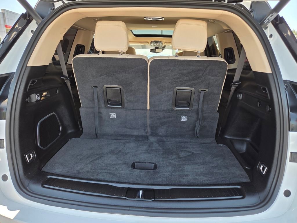 Used 2021 Jeep Grand Cherokee L Limited RWD image 12