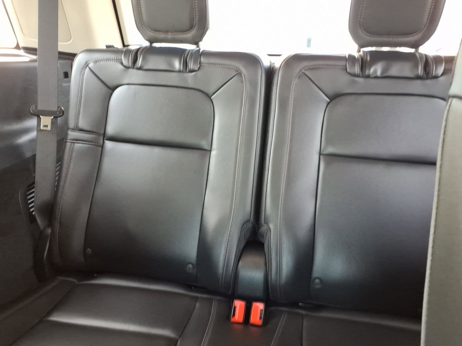 Used 2025 Lincoln Aviator Reserve w/ Equipment Group 201A image 13