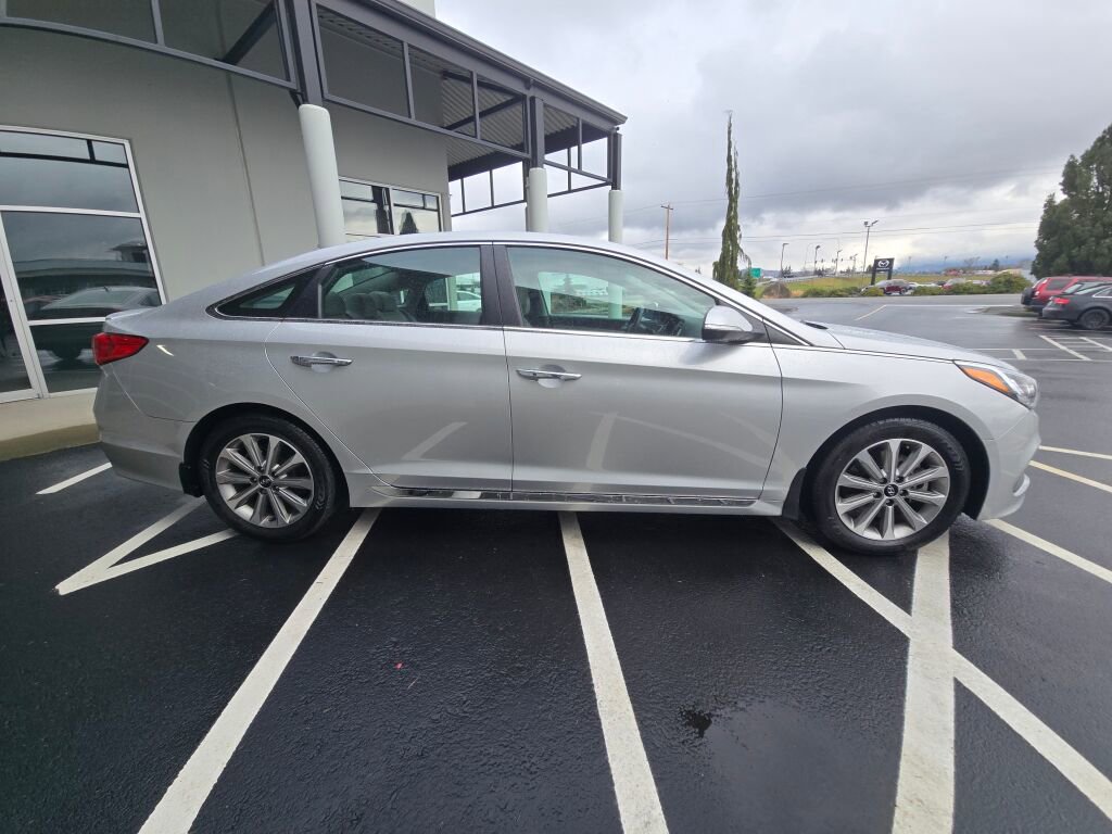 Used 2017 Hyundai Sonata Limited w/ Ultimate Package 04 image 4