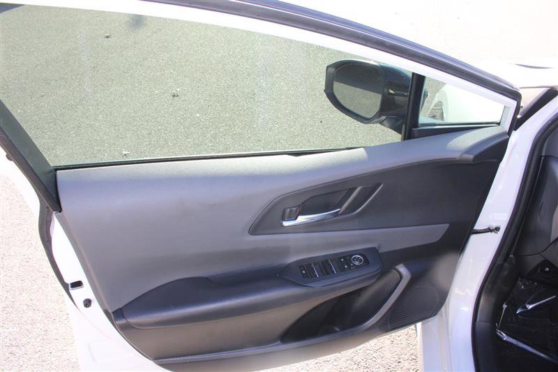 Used 2023 Toyota Prius XLE image 11